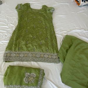 Salwar suit